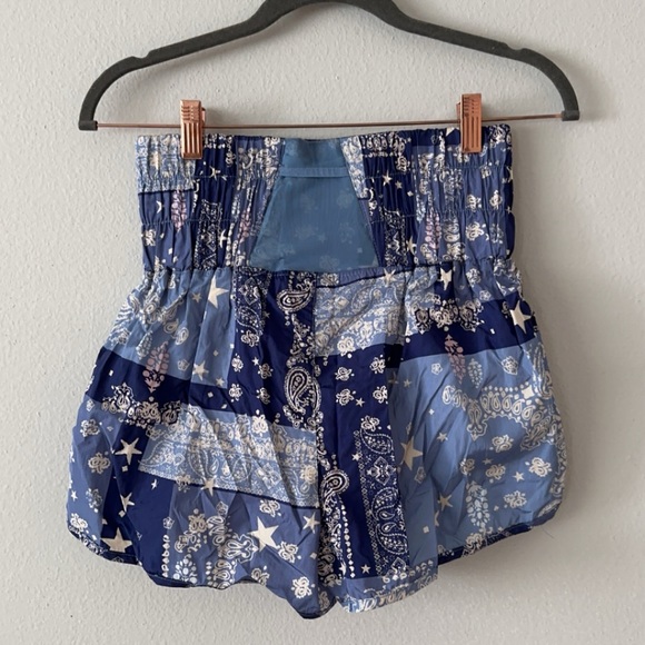 FP Movement The Way Home printed shorts M buti bandana print - Picture 7 of 13